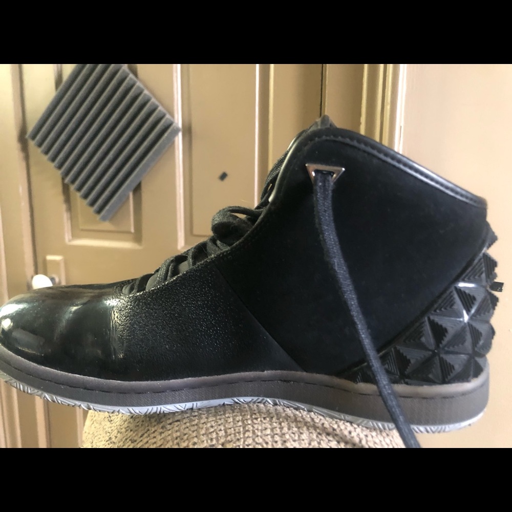 Rare Gradient Jordan’s w/ Abstract Pyramid Heel